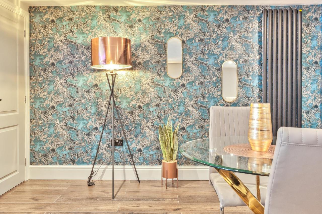 The Mews Boutique Deluxe Apartments, Sleep 2-6 People , Central Location, Free Parking Windermere Luaran gambar