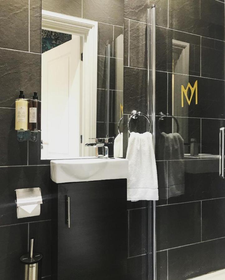 The Mews Boutique Deluxe Apartments, Sleep 2-6 People , Central Location, Free Parking Windermere Luaran gambar