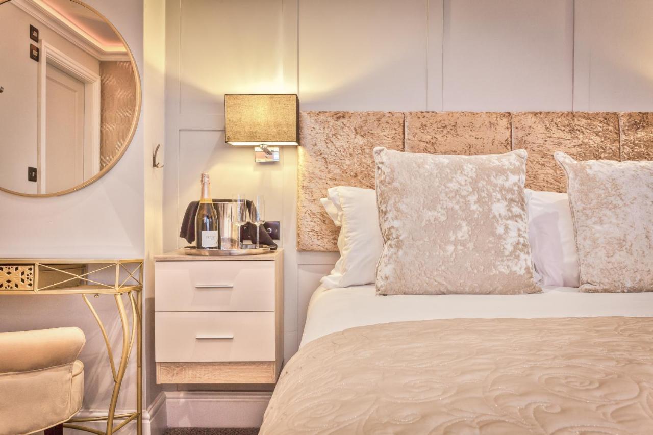 The Mews Boutique Deluxe Apartments, Sleep 2-6 People , Central Location, Free Parking Windermere Luaran gambar