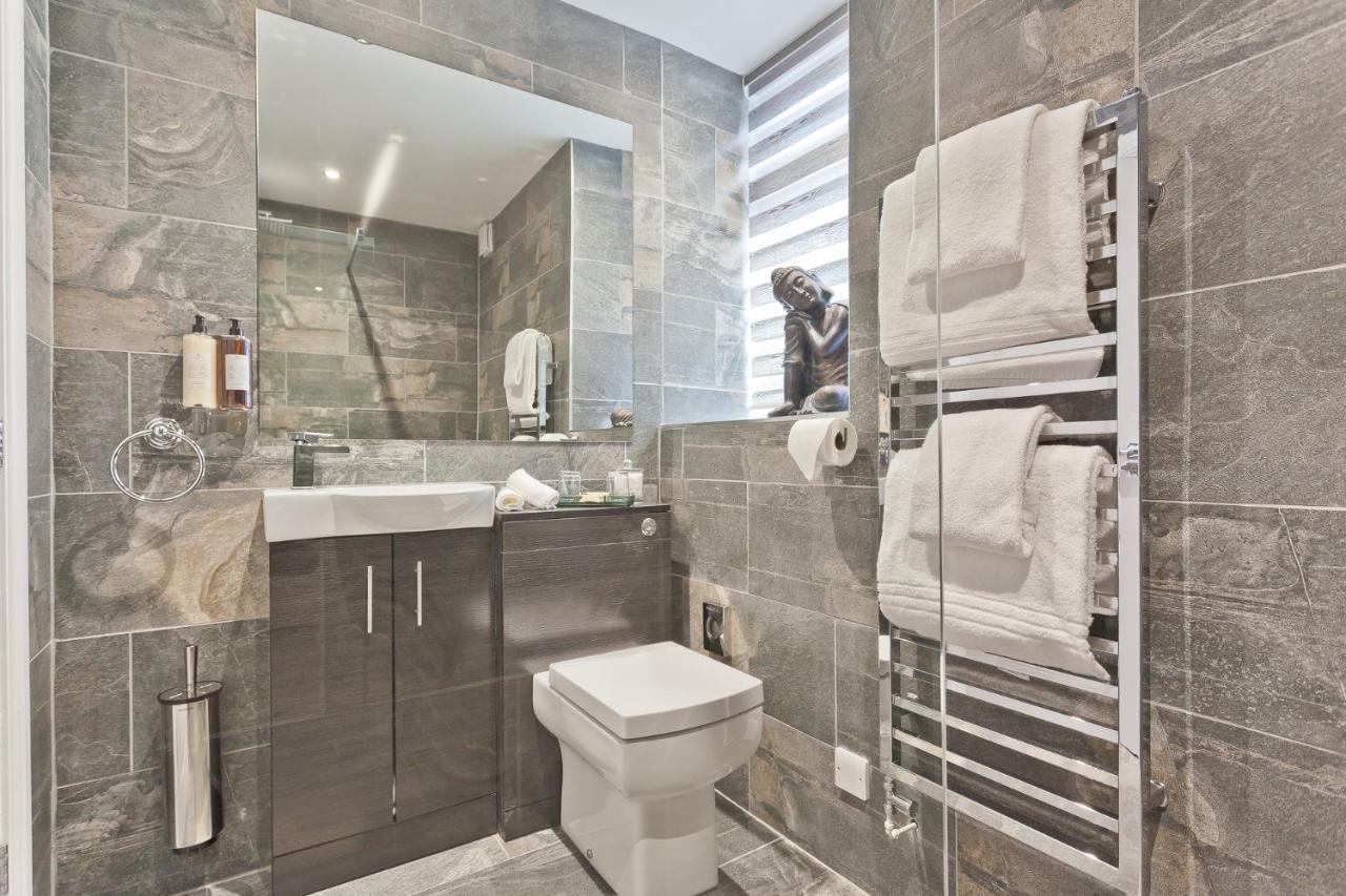 The Mews Boutique Deluxe Apartments, Sleep 2-6 People , Central Location, Free Parking Windermere Luaran gambar