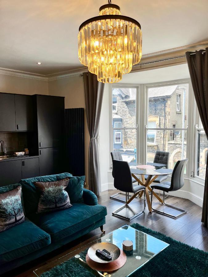 The Mews Boutique Deluxe Apartments, Sleep 2-6 People , Central Location, Free Parking Windermere Luaran gambar