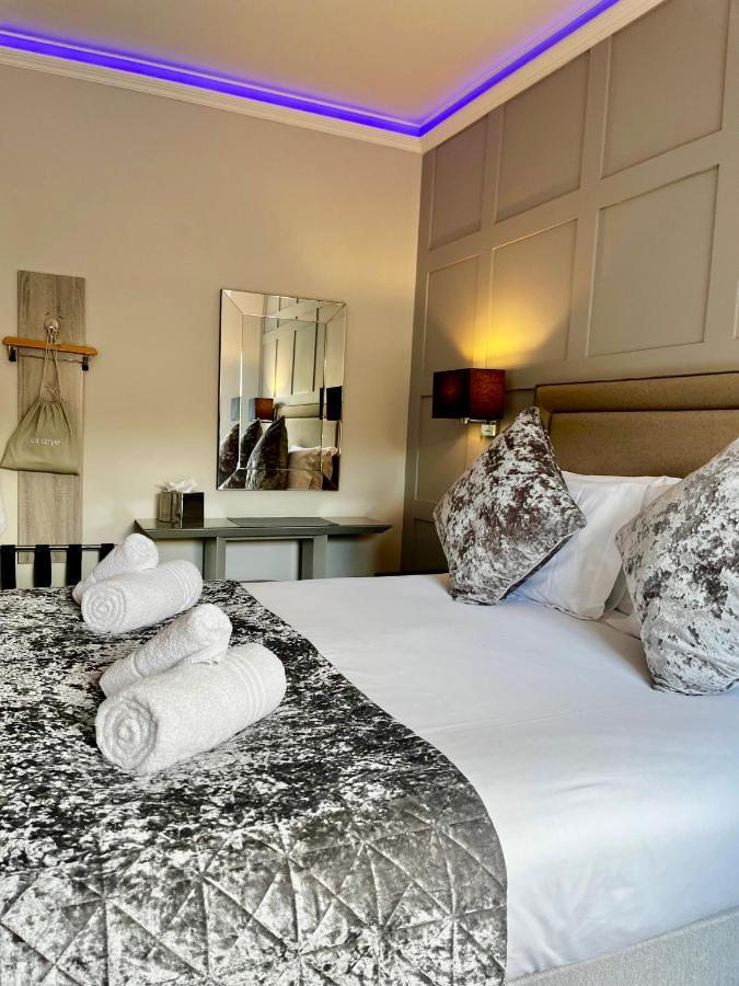 The Mews Boutique Deluxe Apartments, Sleep 2-6 People , Central Location, Free Parking Windermere Luaran gambar