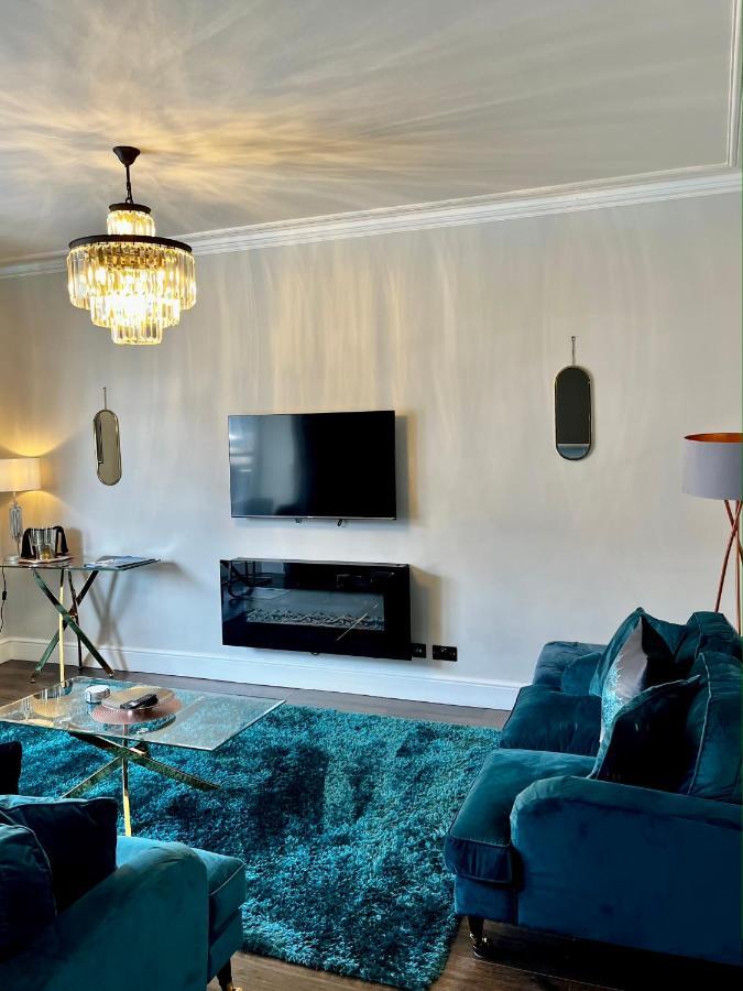 The Mews Boutique Deluxe Apartments, Sleep 2-6 People , Central Location, Free Parking Windermere Luaran gambar